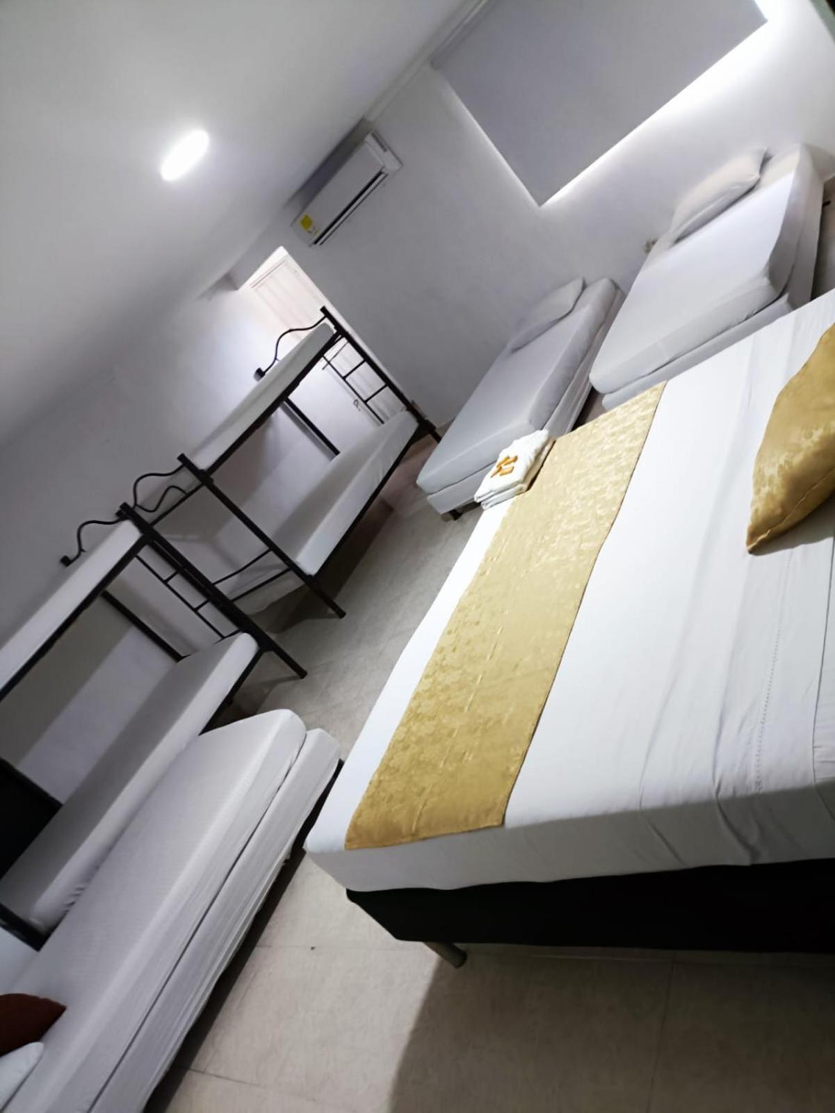 Hotel Suite Imperial 72 บาร์รังกีญา ภายนอก รูปภาพ